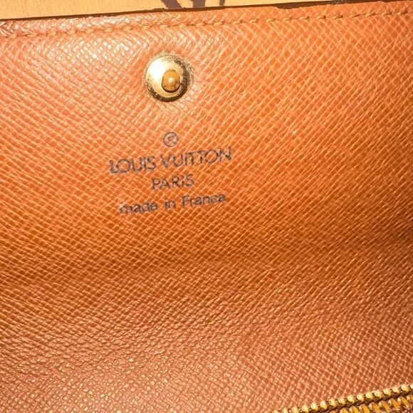 Louis Vuitton Monogram Wallet - Picture 5 of 15